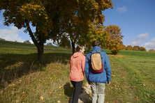 Zum Bild: Beim Wanderherbst kann man im Unterallgäu auf Entdeckungstour gehen.

Foto: Glückswege Allgäu
